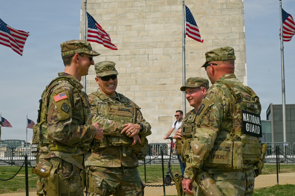 DCNG Commanding General visits JTF-DC Soldiers on the National Mall