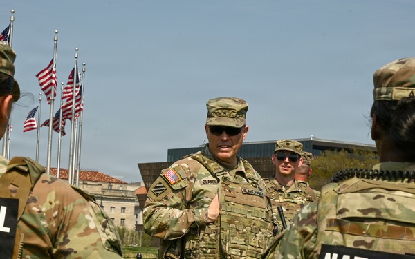 DCNG Commanding General visits JTF-DC Soldiers on the National Mall