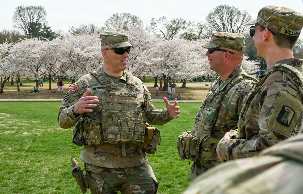 DCNG Commanding General visits JTF-DC Soldiers on the National Mall