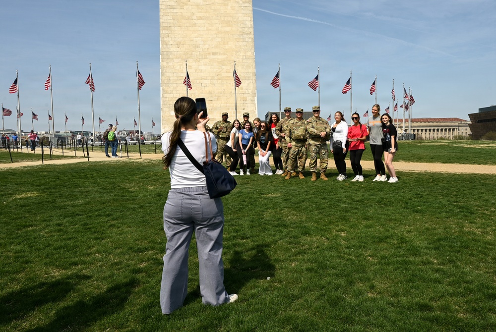 DCNG Commanding General visits JTF-DC Soldiers on the National Mall