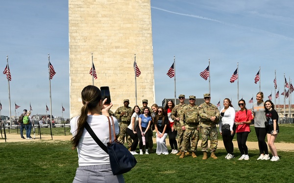 DCNG Commanding General visits JTF-DC Soldiers on the National Mall