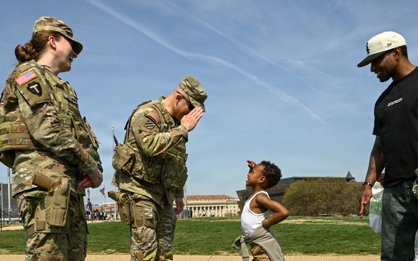DCNG Commanding General visits JTF-DC Soldiers on the National Mall