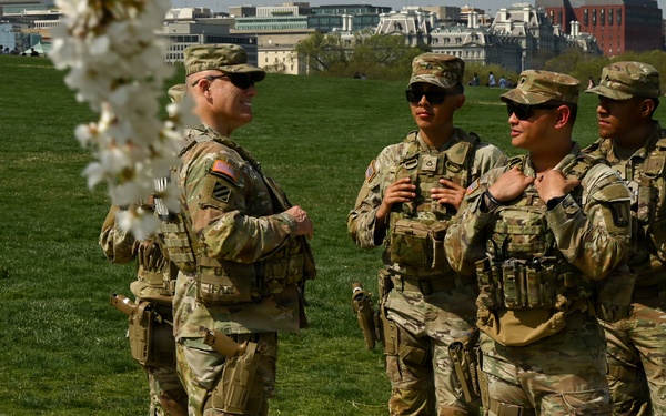 DCNG Commanding General visits JTF-DC Soldiers on the National Mall