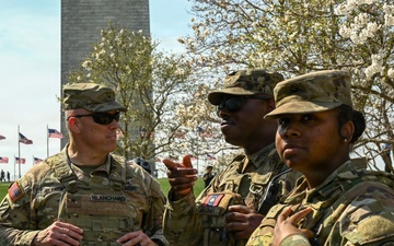 DCNG Commanding General visits JTF-DC Soldiers on the National Mall