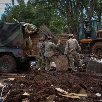 Hawaii National Guard assists Waialua residents with flood debris removal