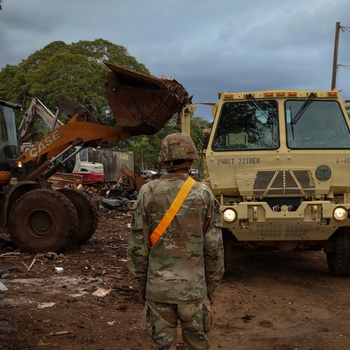 Hawaii National Guard assists Waialua residents with flood debris removal