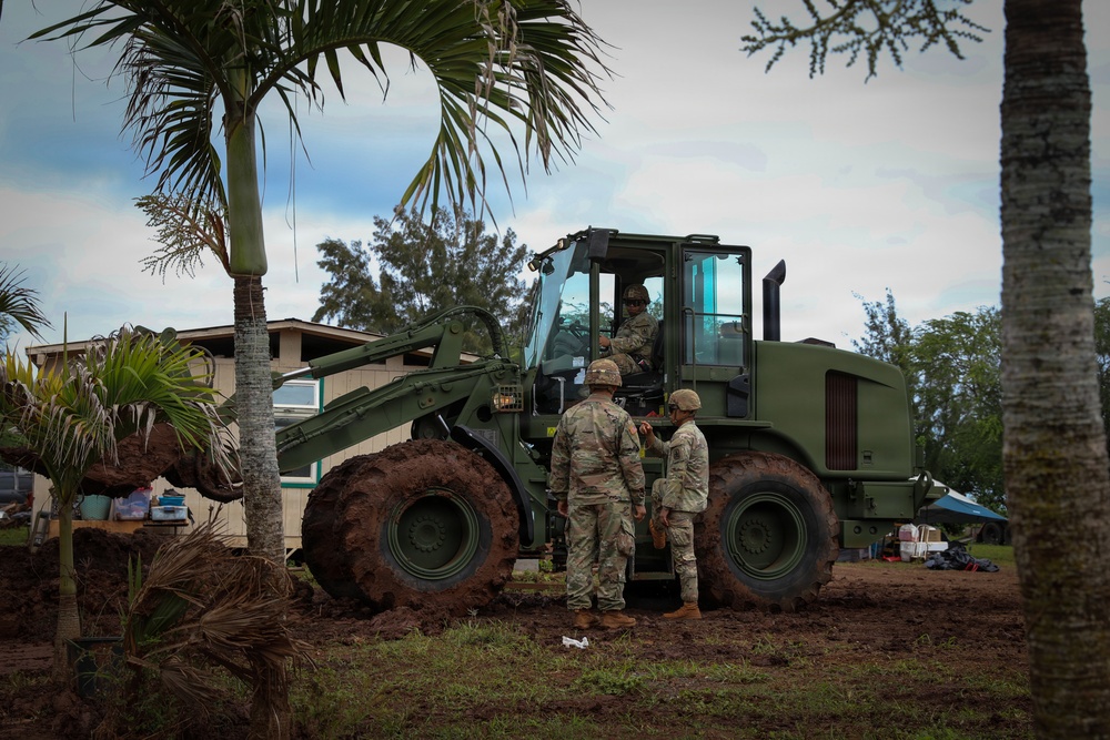 Hawaii National Guard assists Waialua residents with flood debris removal