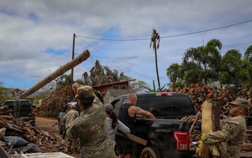 Hawaii National Guard assists Waialua residents with flood debris removal