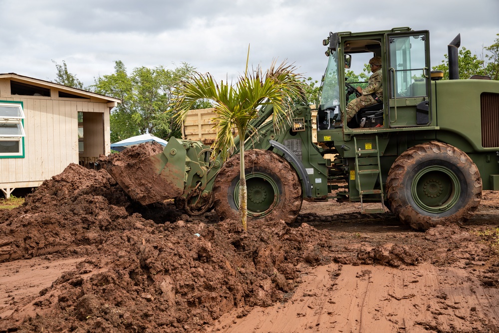 Hawaii National Guard assists Waialua residents with flood debris removal