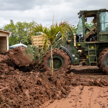 Hawaii National Guard assists Waialua residents with flood debris removal