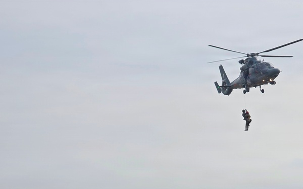 Lithuanian Forces SAR demonstration at Runway Run '26