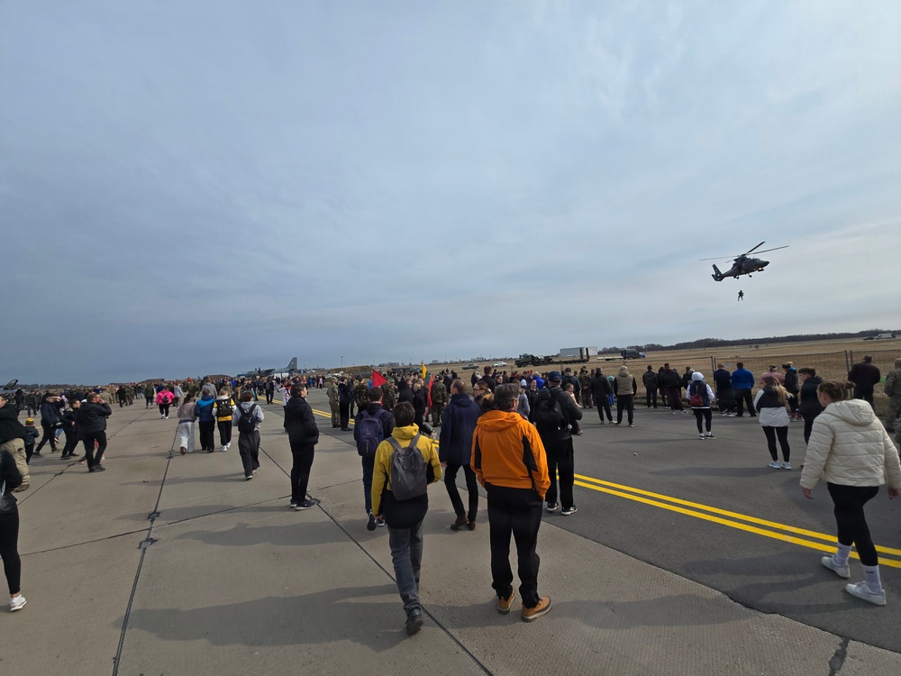 Lithuanian Forces SAR demonstration at Runway Run '26