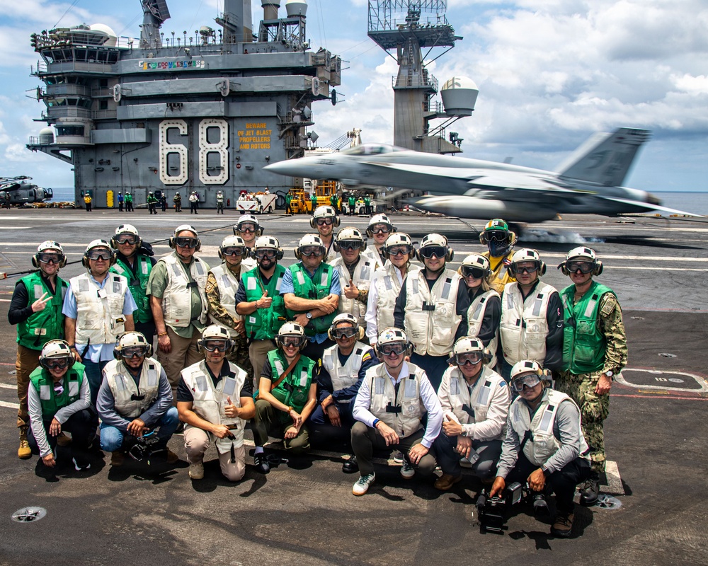 Panamanian Distinguished Visitors Observe Nimitz Flight Operations