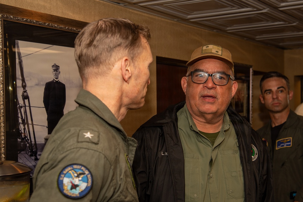 Nimitz Welcomes Panamanian Distinguished Visitors