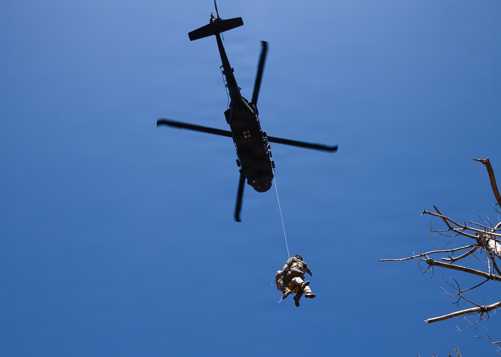Wisconsin Army National Guard Conducts Hoist Training