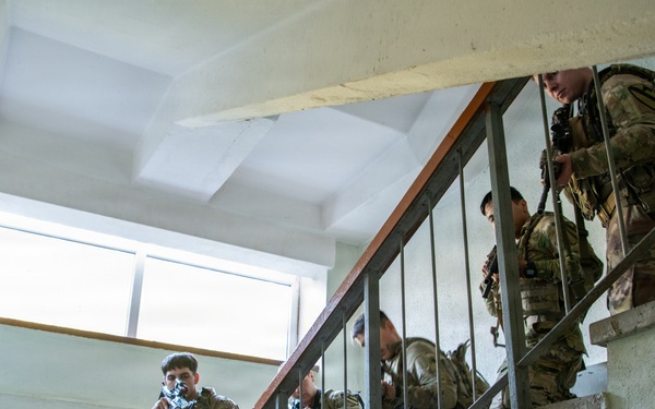 U.S. Soldiers Train with Lithuanian Allies During 91st Soft Launch in Utena