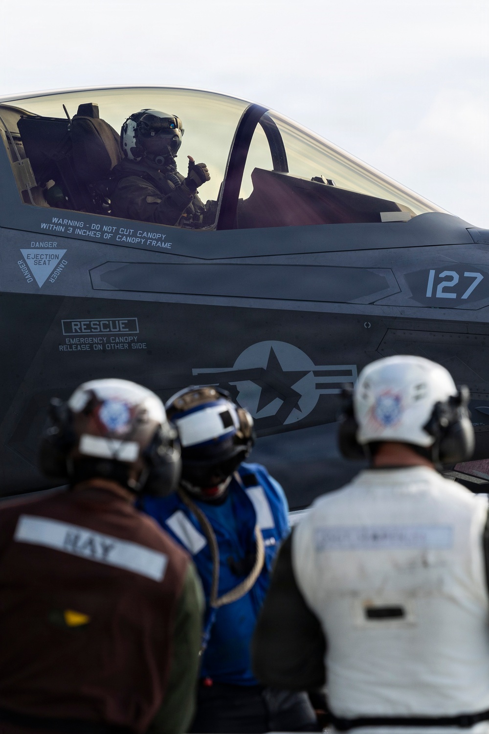 11th MEU Marines, Sailors Conduct Deck Landing Qualifications Aboard USS Boxer