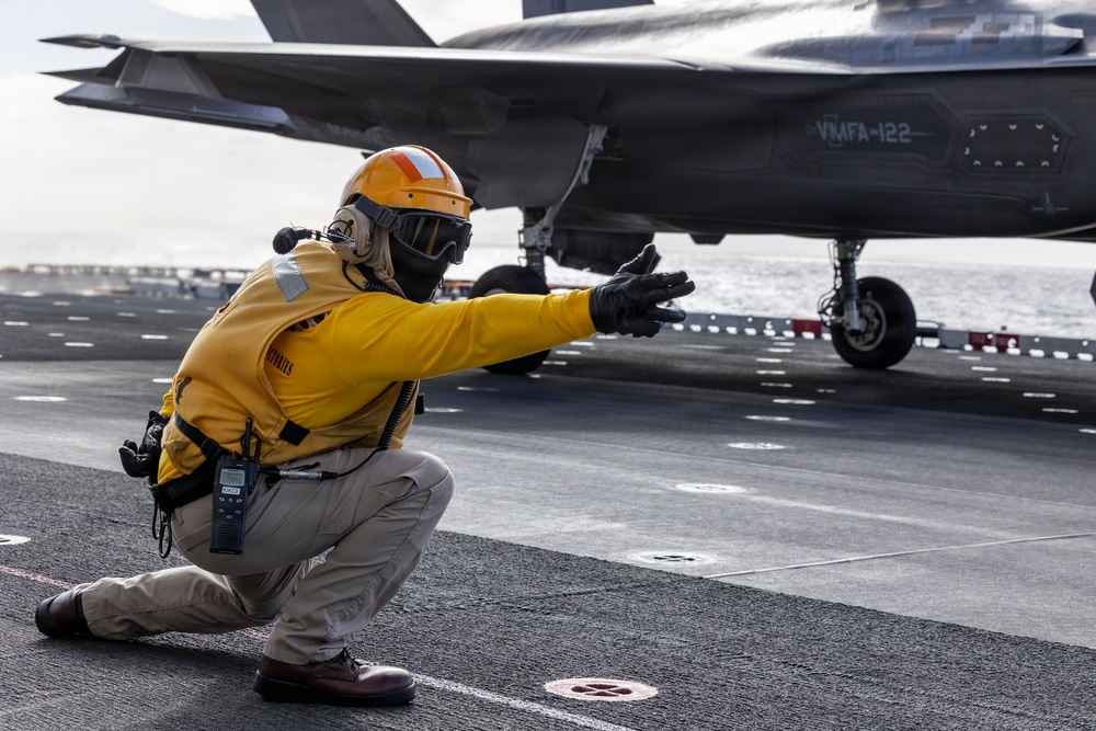 11th MEU Marines, Sailors Conduct Deck Landing Qualifications Aboard USS Boxer