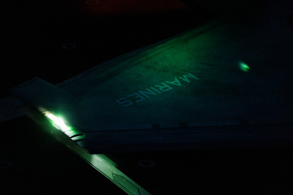 11th MEU Marines, Sailors Conduct Deck Landing Qualifications Aboard USS Boxer