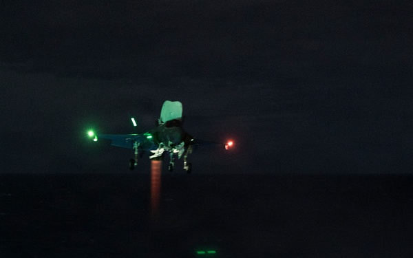 11th MEU Marines, Sailors Conduct Deck Landing Qualifications Aboard USS Boxer