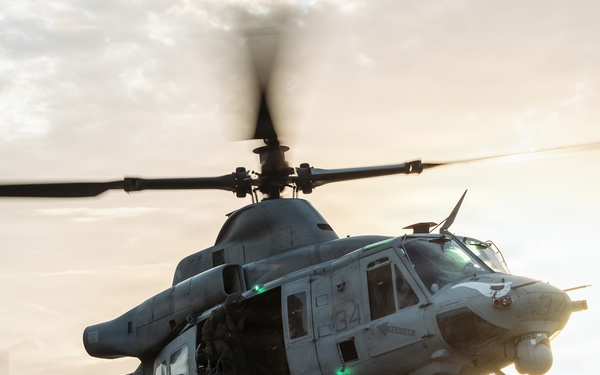 11th MEU Marines, Sailors Conduct Deck Landing Qualifications Aboard USS Boxer