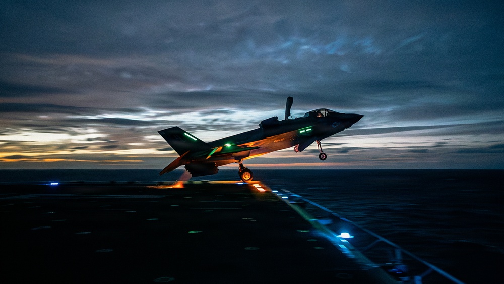 11th MEU Marines, Sailors Conduct Deck Landing Qualifications Aboard USS Boxer