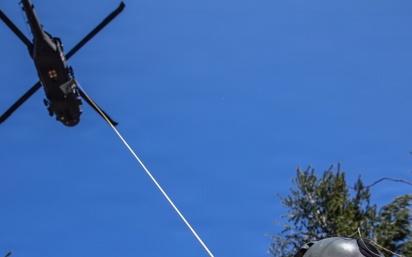 Wisconsin Army National Guard Conducts Hoist Training