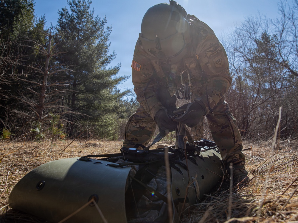 Wisconsin Army National Guard Conducts Hoist Training