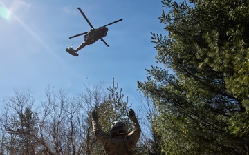 Wisconsin Army National Guard Conducts Hoist Training