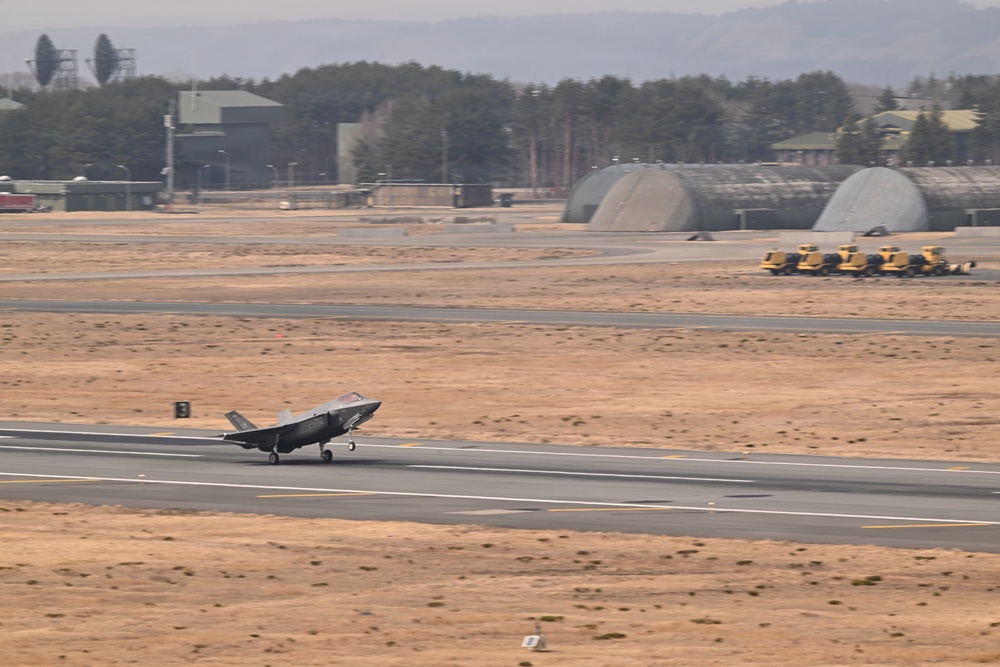 F-35A Lightning IIs arrive at Misawa Air Base