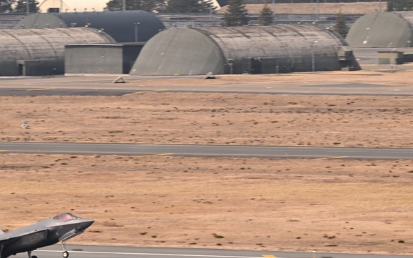 F-35A Lightning IIs arrive at Misawa Air Base
