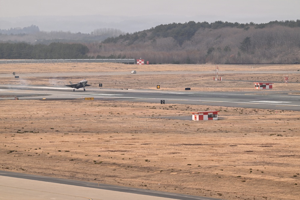 F-35A Lightning IIs arrive at Misawa Air Base