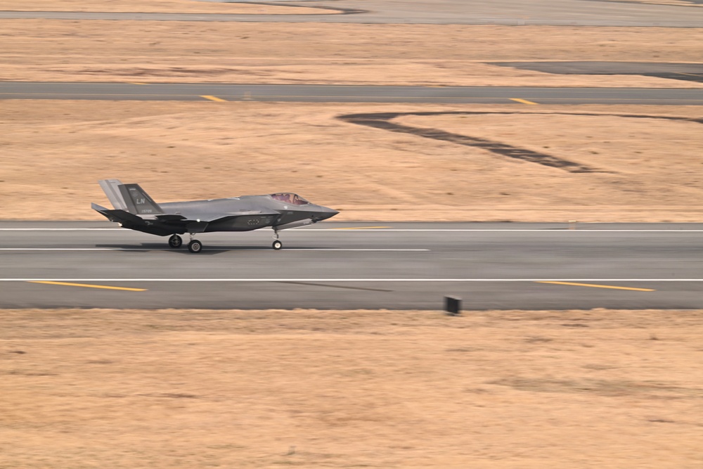 F-35A Lightning IIs arrive at Misawa Air Base