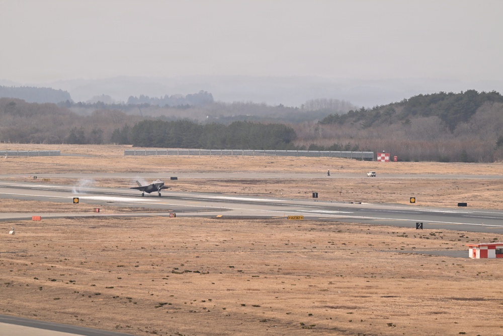 F-35A Lightning IIs arrive at Misawa Air Base