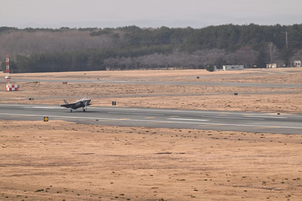 F-35A Lightning IIs arrive at Misawa Air Base