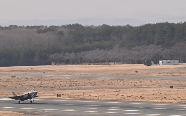 F-35A Lightning IIs arrive at Misawa Air Base
