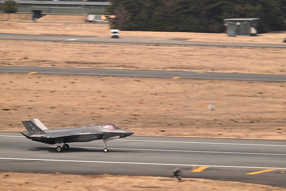 F-35A Lightning IIs arrive at Misawa Air Base