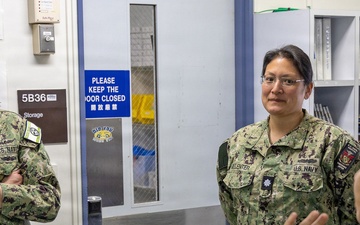 DHN Pacific Rim Director visits USNH Yokosuka, recognizes staff