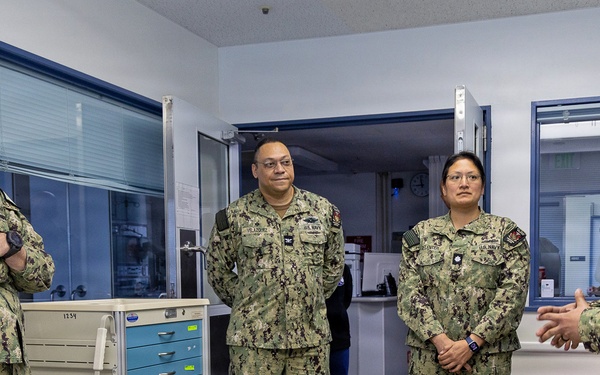 DHN Pacific Rim Director visits USNH Yokosuka, recognizes staff