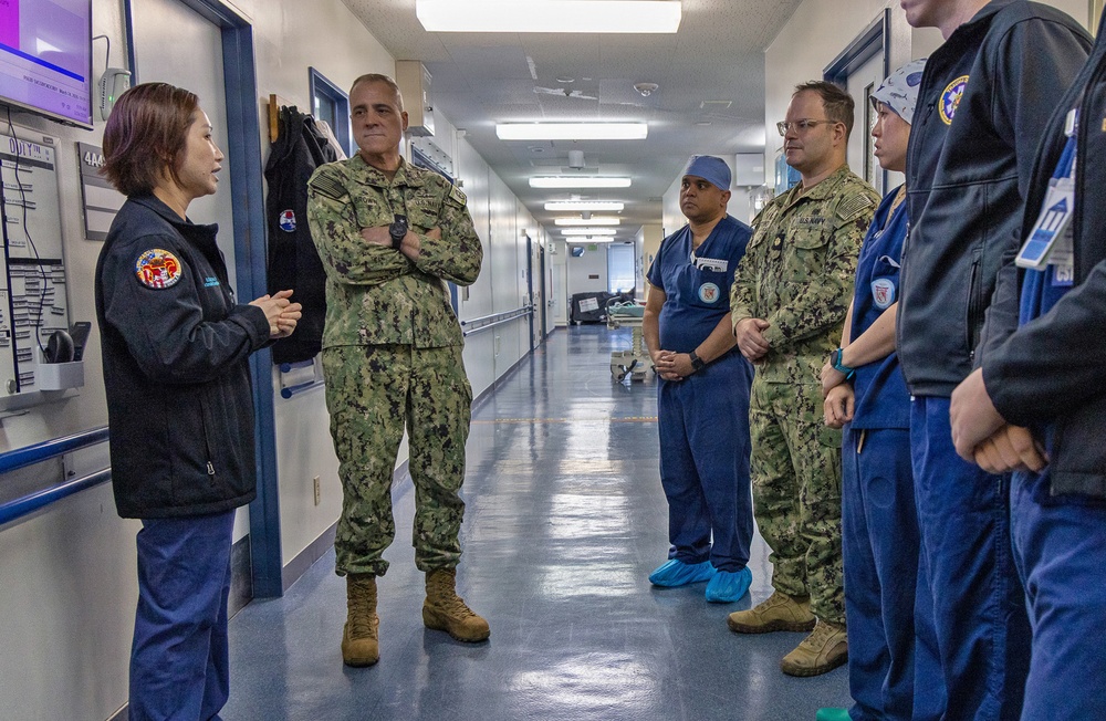 DHN Pacific Rim Director visits USNH Yokosuka, recognizes staff