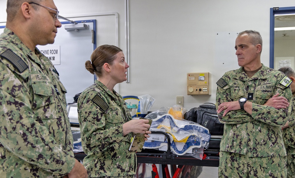DHN Pacific Rim Director visits USNH Yokosuka, recognizes staff