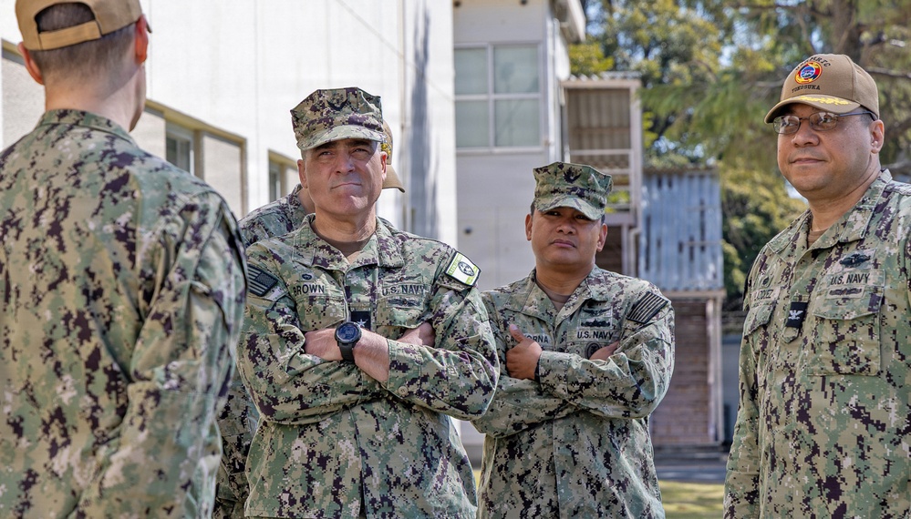 DHN Pacific Rim Director visits USNH Yokosuka, recognizes staff