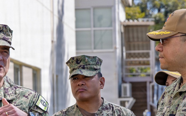 DHN Pacific Rim Director visits USNH Yokosuka, recognizes staff