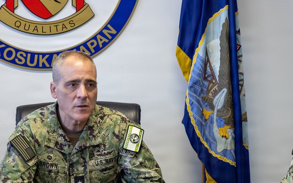 DHN Pacific Rim Director visits USNH Yokosuka, recognizes staff