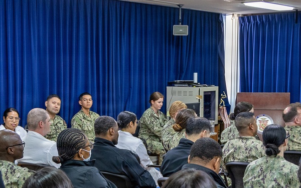 DHN Pacific Rim Director visits USNH Yokosuka, recognizes staff
