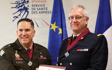 Order of Military Medical Merit (O2M3) presented to Surgeon General of the French Armed Forces