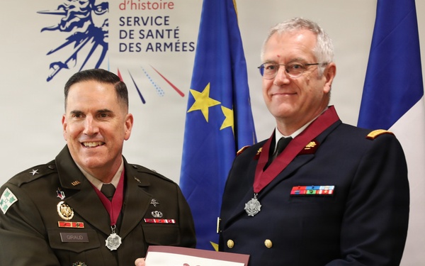 Order of Military Medical Merit (O2M3) presented to Surgeon General of the French Armed Forces
