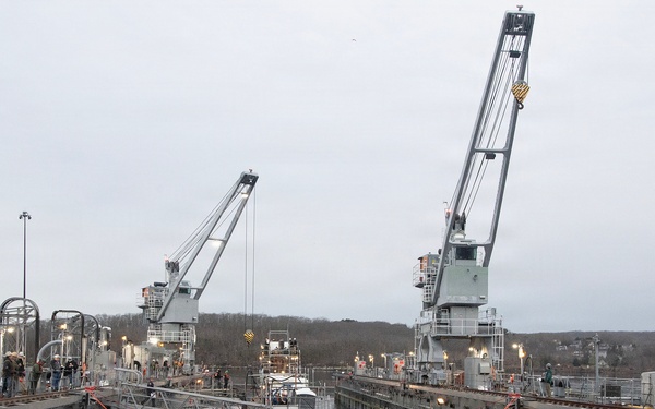 USS Albany (SSN 753) Undocks