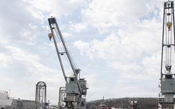 USS Albany (SSN 753) Undocks