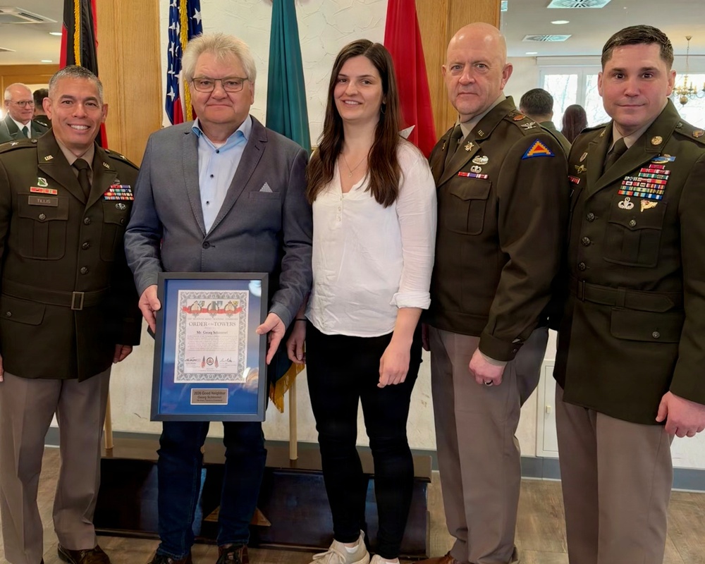 7ATC Commanding General recognizes Good Neighbors